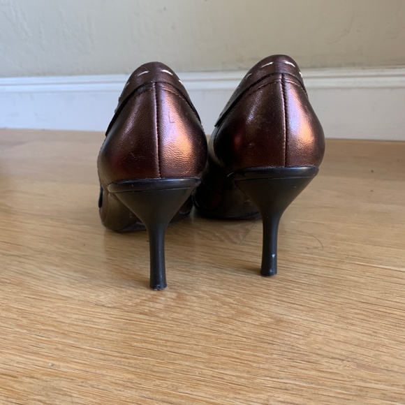 Kenneth Cole Reaction Pointy Heels - Picture 2 of 8